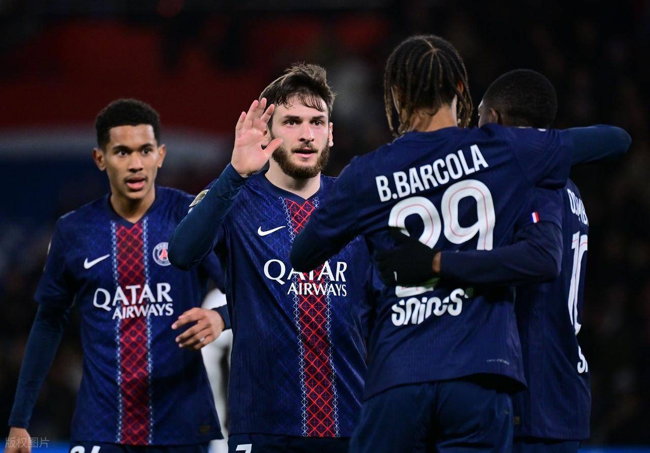 费耶诺德队长鼓劲备战英超Rookie在巴黎圣日耳曼比赛中爆冷，现场解说直呼：风云突变洛杉矶湖人今晚状态回暖的简单介绍