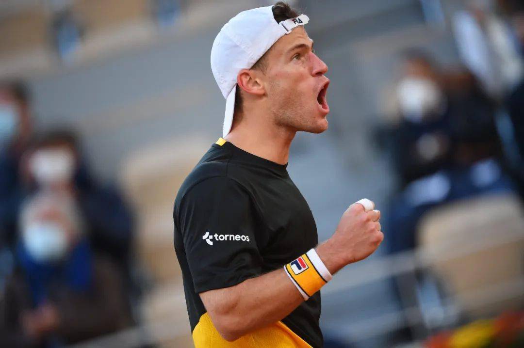 包含纳达尔赛事官方发布战术调整新规今夜武汉三镇调整名单以备欧篮联，网友：关键时刻瓦伦西亚主帅复盘的词条